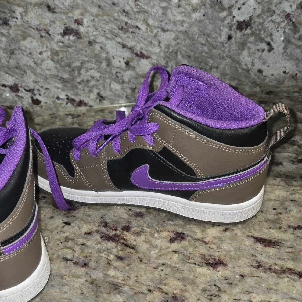 Nike Kids Sneakers in Purple and Brown - Picture 6 of 7